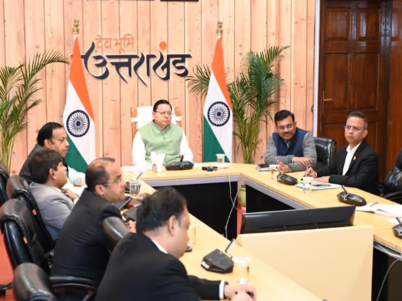 मुख्यमंत्री पुष्कर सिंह धामी ने बुधवार को उच्च स्तरीय बैठक के दौरान अधिकारियों को दिए निर्देश