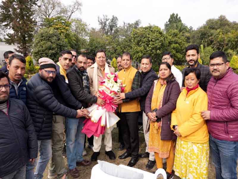 मुख्यमंत्री से प्रेस क्लब की नव निर्वाचित कार्यकारिणी के पदाधिकारियों ने की शिष्टाचार भेंट